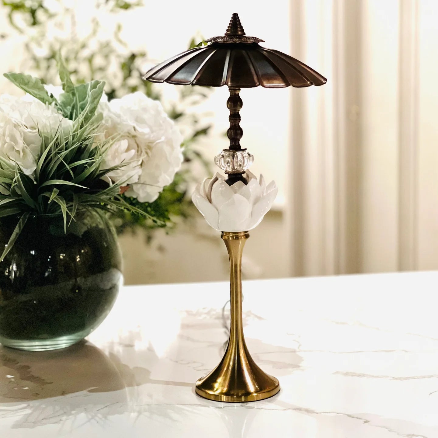 Petals Table Lamp