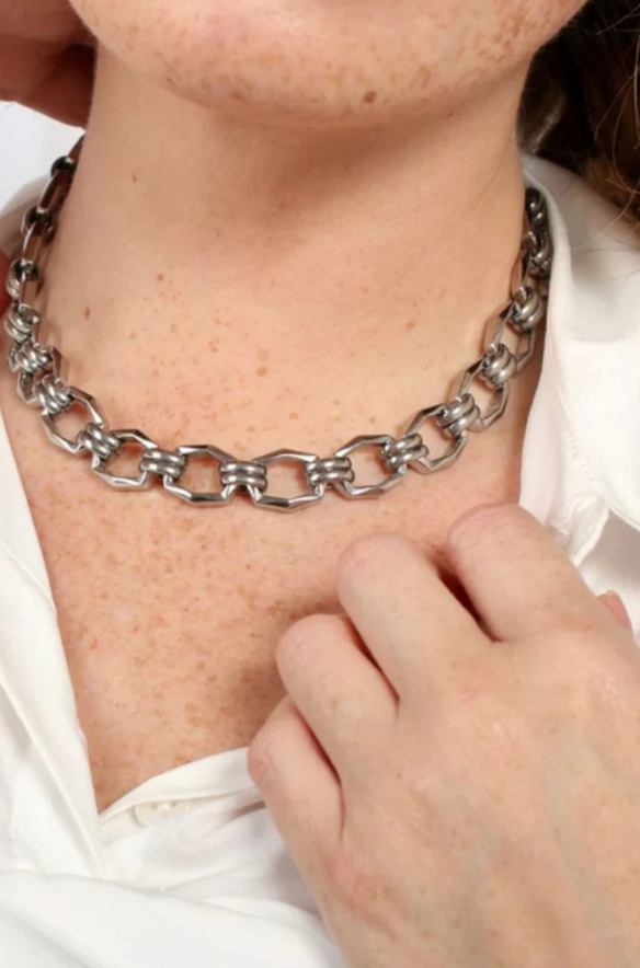 CYRUS CHOKER