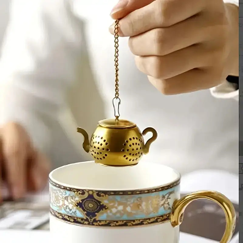 Golden Teapot Shaped Tea Infuser *