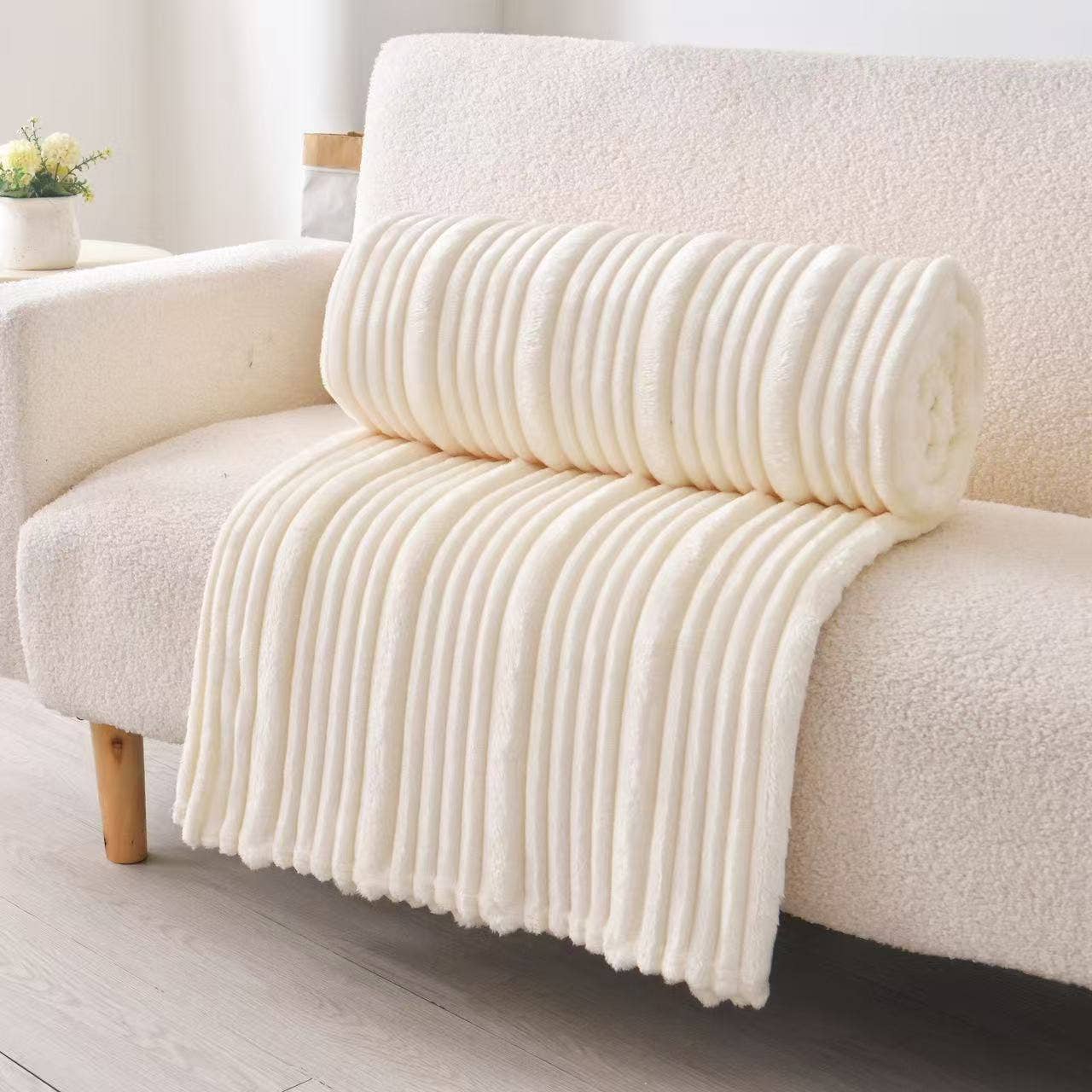 Plush Flunnel Throw – Ultra Soft Ribbed Blanket Texture *