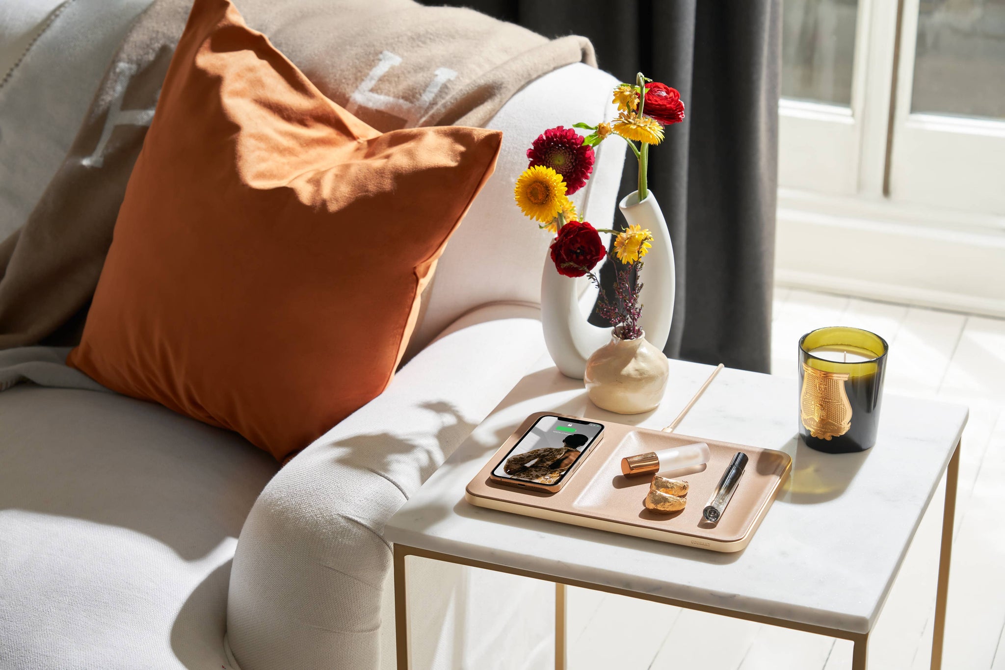 CATCH:3 - Classics Leather Wireless Charger with Valet Tray: Saddle *