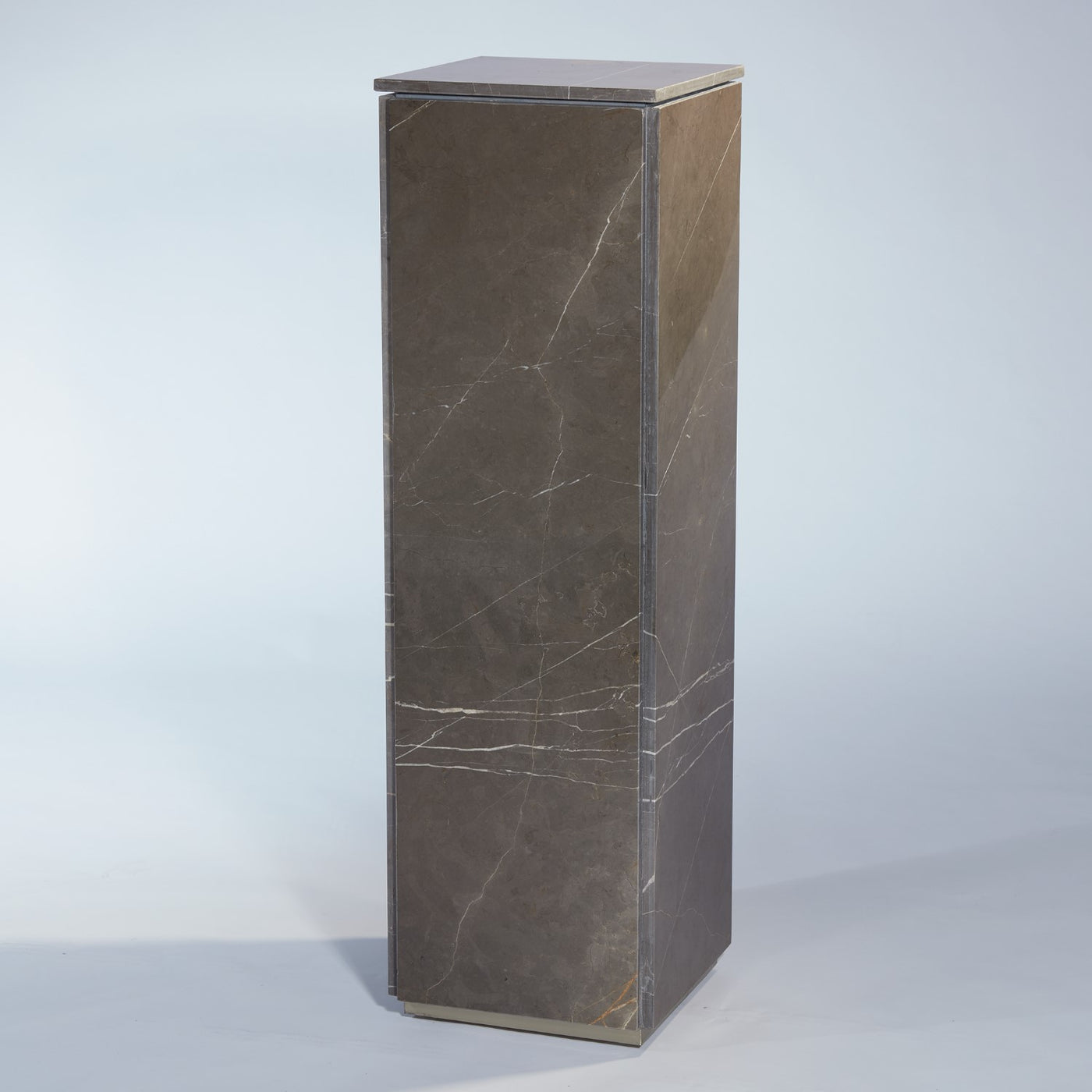 GRAFFITO MARBLE PEDESTAL by Global Views