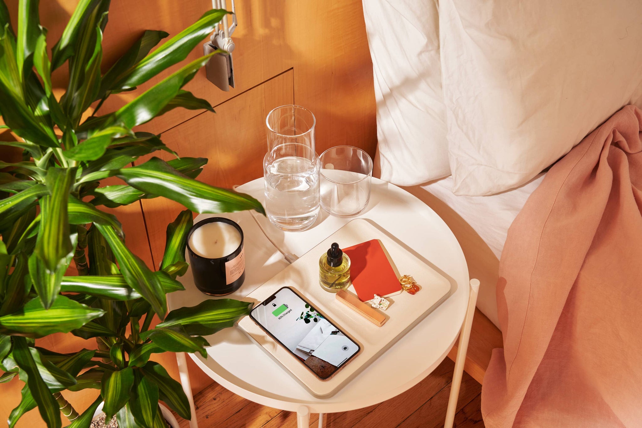 CATCH:3 - Classics Leather Wireless Charger with Valet Tray: Saddle *